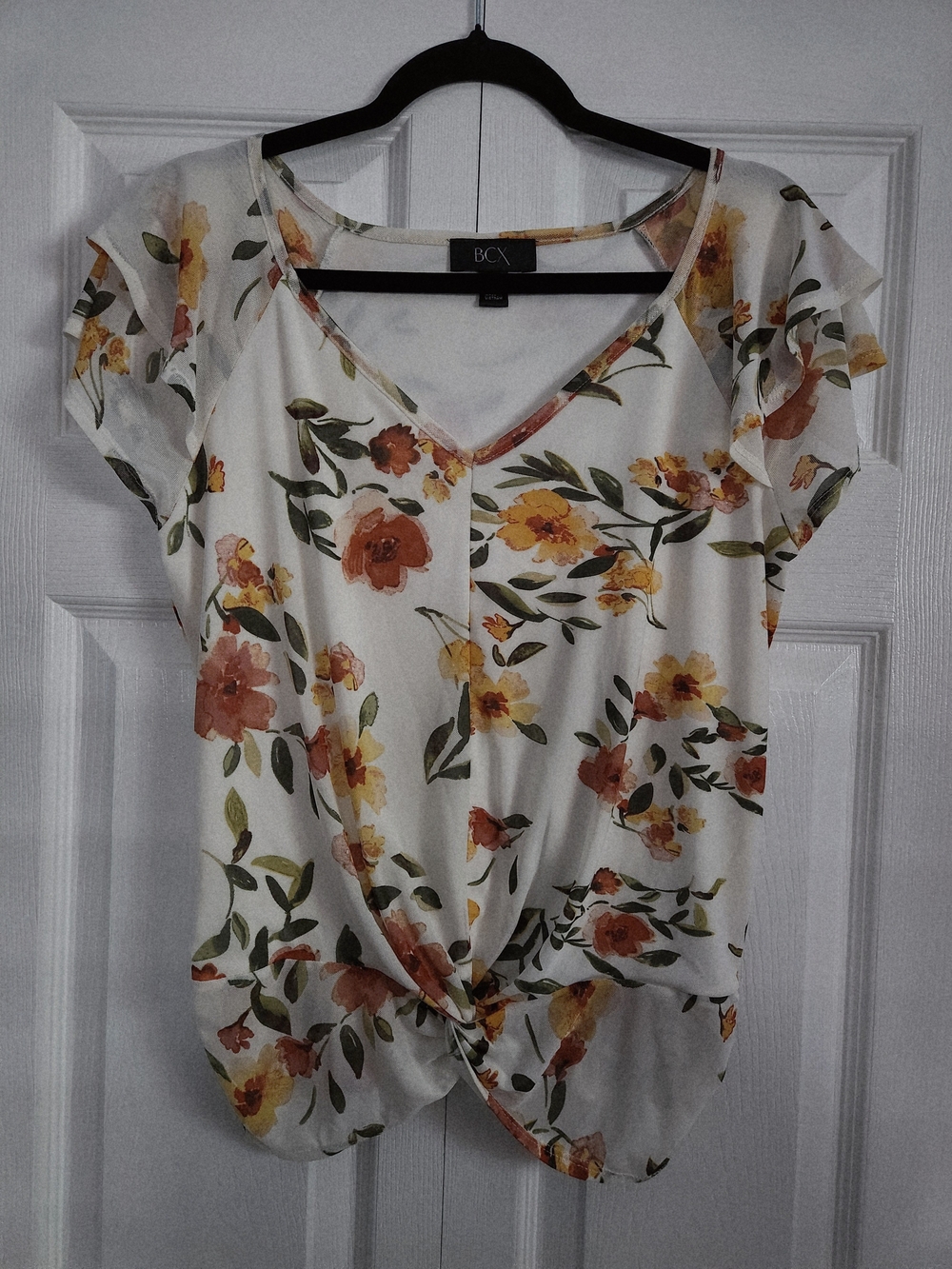 BCX White Floral V-Neck Twist Front Top - M